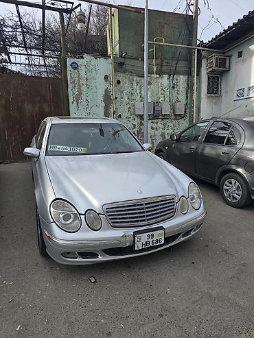 mercedec: Mercedes-Benz E-Class: 3.2 l | 2006 il Sedan — 7