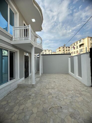 Həyət evləri və villaların satışı: 2.5 sotun içində 160 kv 2 mərtəbəli 5 otaq. 24 kv obyektlə. Obyekt 400 — 3