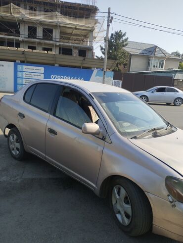 автомобиль для продажи: Toyota Platz: 2001 г., 1.3 л, Автоматтык, Бензин, Седан