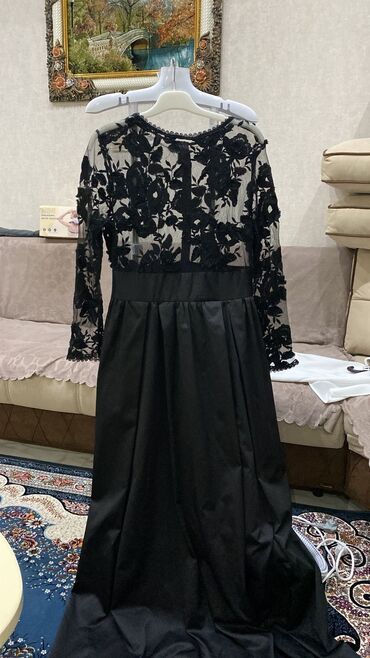 valentino: Ziyafət donu, Midi, Valentino, M (EU 38)