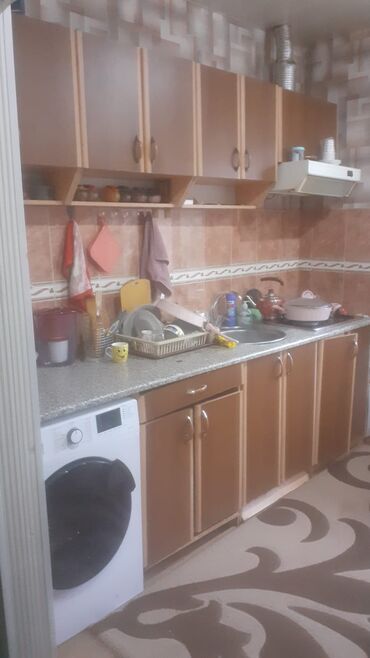 железный бак: Qəhvəyi mebel alt üst qaz moyka aspiratorla birlikdə 120 azn Ağ