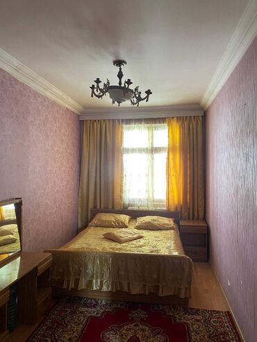 Uzunmüddətli kirayə mənzillər: Ecemi metrosuna yaxin 3 otaq bina evi 5/5 mertebesi ewyali kiraye — 10