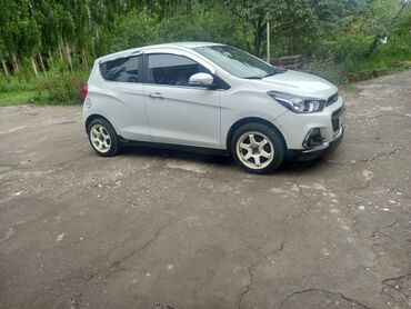 кредит на машину: Chevrolet Spark: 2017 г., 1 л, Вариатор, Бензин