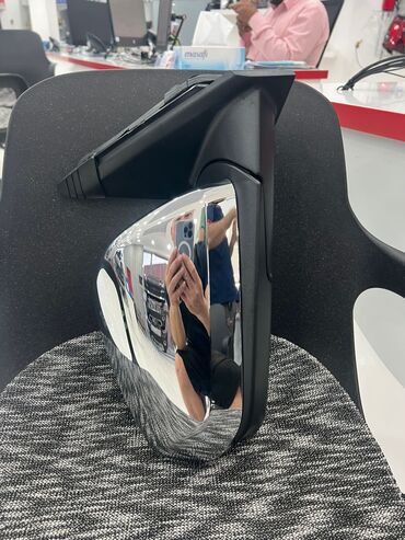 Yan və salon güzgüləri: Sağ, Chevrolet EQUNOS