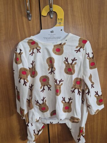 Ostala dečija odeća: 2 vrste komplet odelca za Deda Mraza. 1. Plišana pidžamica i — 13