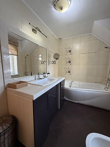 Долгосрочная аренда домов: 175 м², 5 комнат, Кондиционер, Забор, огорожен, Парковка — 11