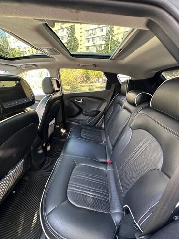 Hyundai: Hyundai Tucson: 2 l | 2013 il Ofrouder/SUV — 11