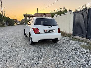 знаки: Toyota Ist: 2003 г., 1.5 л, Автомат, Бензин, Хэтчбэк — 5