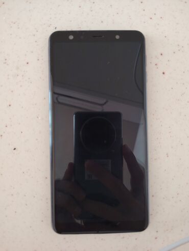 Samsung Galaxy A7 2018, 64 GB, rəng - Qara, Qırıq