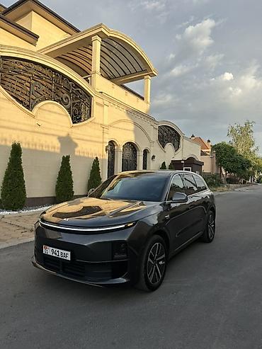 jac refine l6 max: Lixiang L6: 2024 г., 1.5 л, Автомат, Гибрид, Кроссовер — 1