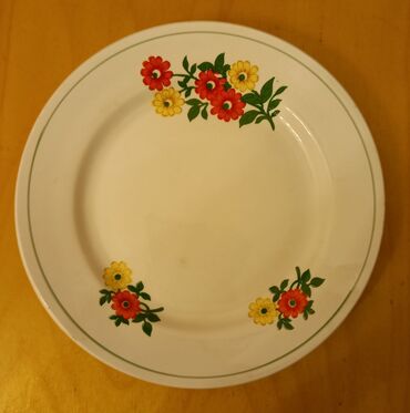 набор тарелок: Тарелки, Набор из 4 шт., цвет - Белый, Керамика, СССР