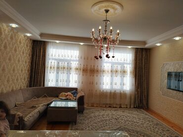 Həyət evləri və villaların satışı: Uşaq otağı və həyəti olan fərdi ev - İki mərtəbəli ağ rəngli fərdi — 21