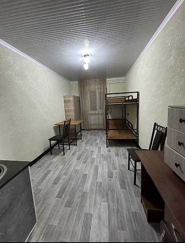 Долгосрочная аренда комнат: Сдаётся комната-студия прямоугольной планировки. Цена 23000 тысячи — 1