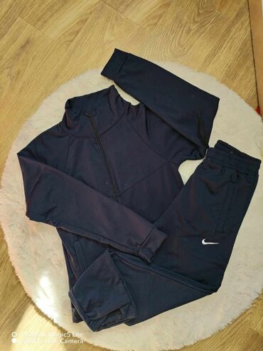 ellesse trenerke: Nike, 2XL (EU 44), Jednobojni, bоја - Crna