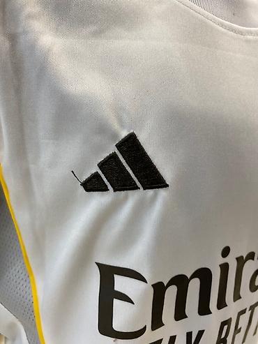 реал: Белая футболка и шорты футбольного клуба «Реал Мадрид» от Adidas. На — 5