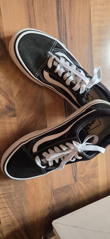 qadınlar üçün vans authentic ketlər: Размер: 35, цвет - Черный, Новый