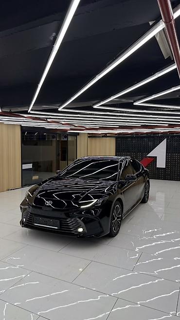 Toyota Camry: 2025 г., 2.5 л, Вариатор, Гибрид, Седан