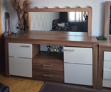 Komodlar: Kilim qonaq otagı dəsti.Eylül seriyasından.Bir iri və bir kiçik — 1