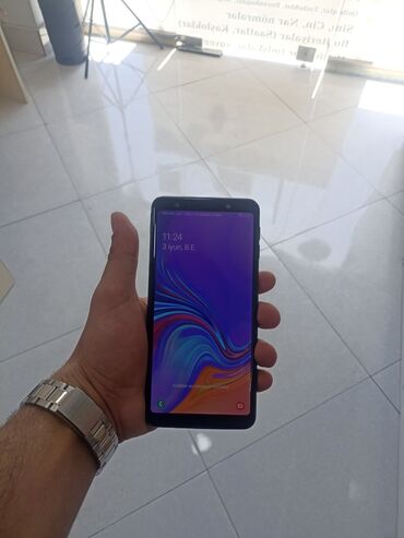 samsung sadə telefonlar: Samsung Galaxy A7 2018, 64 GB, rəng - Qara, Sensor, Barmaq izi, İki sim kartlı