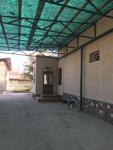 дом в киргизии: 250 м², 7 комнат, Старый ремонт Без мебели