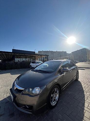 civik: Honda Civic: 2010 г., 1.3 л, Вариатор, Гибрид, Седан — 6