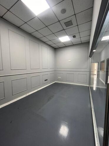 Ofislər: 28 May metrosuna piyada məsafədə. Nefçilər Prospektinə, 8 Noyabr və — 5