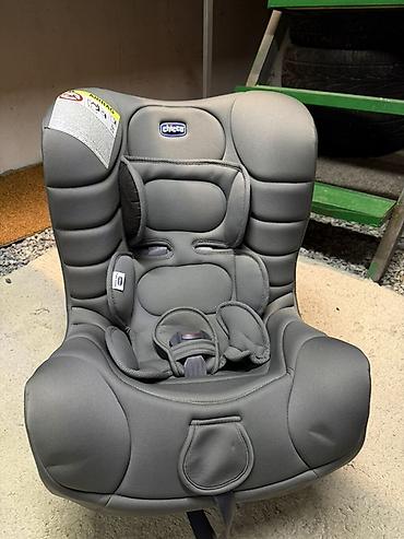 красный свитер: Автокресло Chicco — почти новое Состояние отличное, практически не — 1