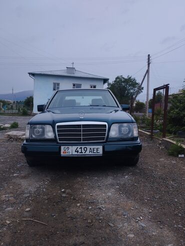 мерседес машины: Mercedes-Benz 220: 1994 г., 2.2 л, Механика, Бензин, Седан