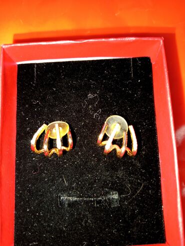 Kəmərlər: Qızılı rəngdə, daşlı qadın sırğası - Model: qulağı qismən qucaqlayan U — 34