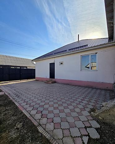 Үйлөр: ✨ Продаётся дом в с. Кожомкул (Восст - 1) ✨ 🏡 Характеристики: • — 2