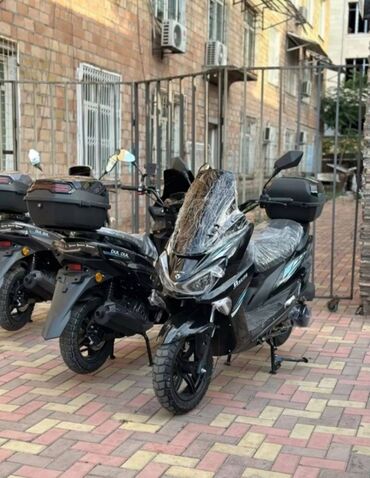 мотоциклы скутер: Макси скутер Suzuki, 50 куб. см, Бензин, Новый, В рассрочку