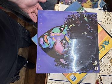 vinil: Vinil plastinkalar kolleksiyası təqdim olunur. Şəkillərdə müxtəlif — 4