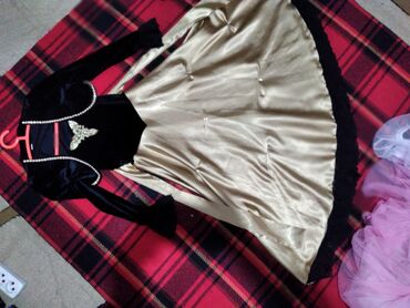 женский платя: Платье новое,1 раз надевали,балеро бархат,платье шелк,размер 36-38