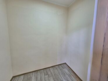 Офисы: Сдаю Офис, 19 м², В бизнес центре, 1 линия
