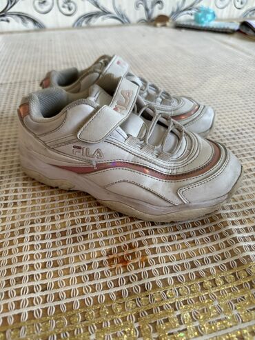 белые кроссы: Детская обувь