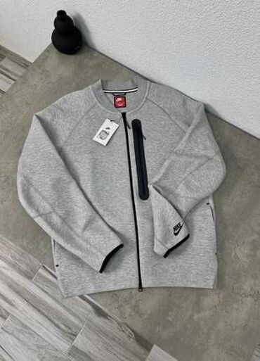 футболка waffen world tour: Продаю Nike Tech fleece Grey M размер
Бомбер Original‼️