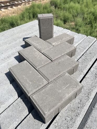 Евробрусчатка: Прессованная брусчатка Это тип тротуарной плитки, изготовленный — 7