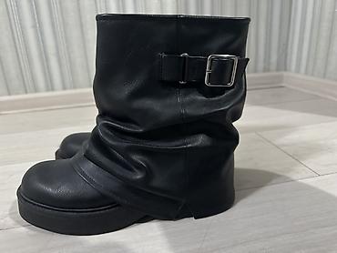 сапоги женские: Ботфорты, Bershka, Размер: 38, цвет - Черный, Новый — 1