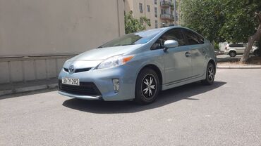 toyota land cruser: Toyota Prius: 1.8 л | 2013 г. Хэтчбэк
