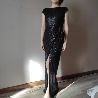 Платья: Шикарное платье Izabel Grazia в пайетках.Носили 1 раз только,размер