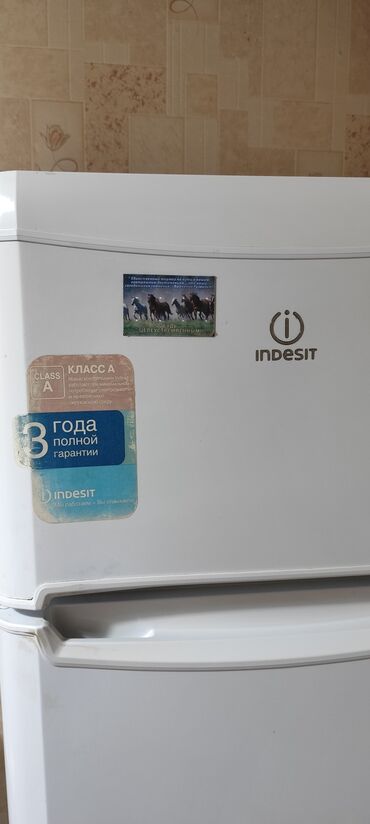 куплю бу холодильник в бишкеке: Холодильник Indesit, Б/у, Двухкамерный, De frost (капельный), 45 * 165 * 40