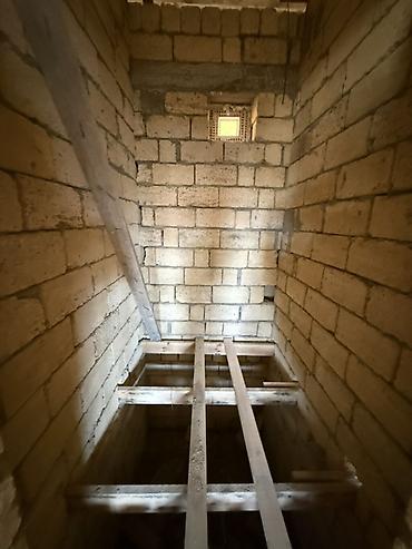 Həyət evləri və villalar: Satış üçün: daşdan tikilmiş 1 mərtəbəli həyət evi (yarımçıq tikili) — 8