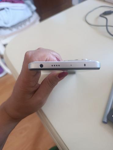 telefolar: Xiaomi 12 Pro, 
 İki sim kartlı — 4