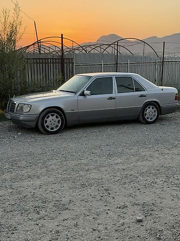 капот сешка: Mercedes-Benz W124: 1995 г., 2.2 л, Механика, Седан — 3