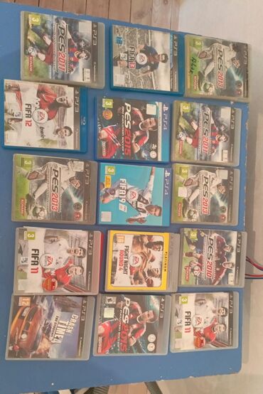 Xbox Series S: Ps3 - hamısı original disklərdi biri 10 azn. Ps4 - PES 2015 - 15 azn