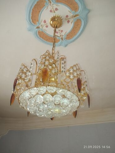 salon işığı: Çılçıraq, 10 və daha çox lampa