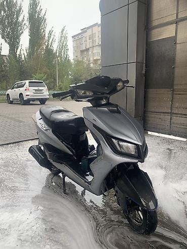 Мототехника: Скутер/мопед городского типа, 2-местный, с агрессивным дизайном — 2