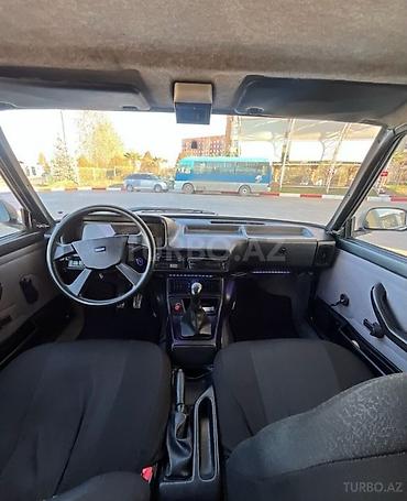 Tofas: Model: Tofaş Şahin (sedan) Kuzov: 4 qapılı, gümüşü rəng, qara plastik — 8