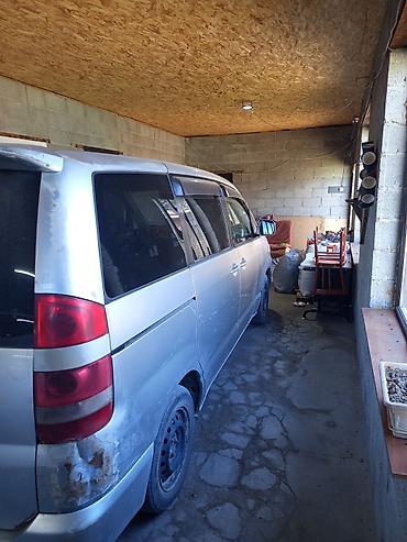 31 10 5 15: Toyota Noah: 2003 г., Минивэн — 4