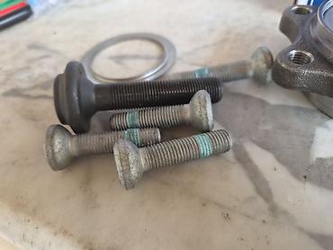 volan audi a6 c5: MEYLE set glavčine sa ležajem prednji Audi A6 C6 - Proizvođač: MEYLE — 6